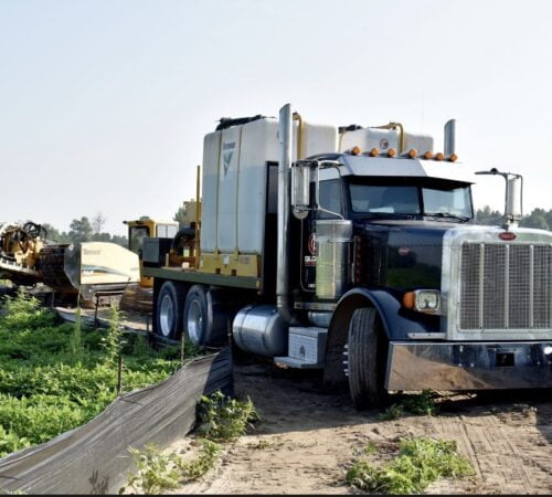mud mixer on a semi 